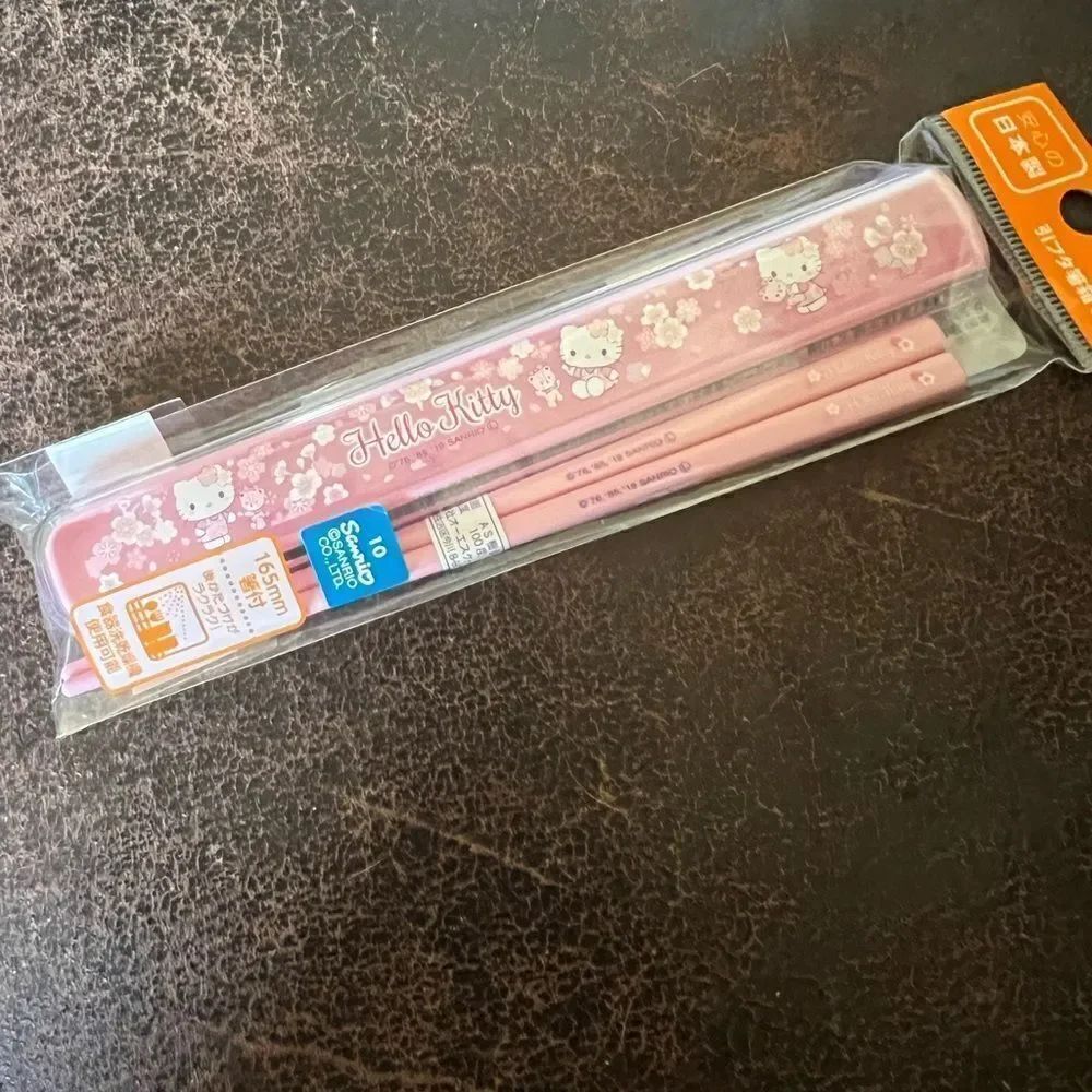 Sanrio Hello Kitty Chopsticks With Case - Picture 3 of 5